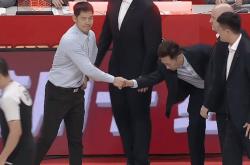 开云体育在线-慘(cǎn)遭4连败！张慶(qìng)鵬(péng)：40分钟的(de)高(gāo)強(qiáng)度比(bǐ)赛，希望(wàng)有更多人站(zhàn)出来