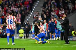 开云下载-NFL西班牙首演：弗洛伦蒂诺与齐达内共同见证历史时刻！