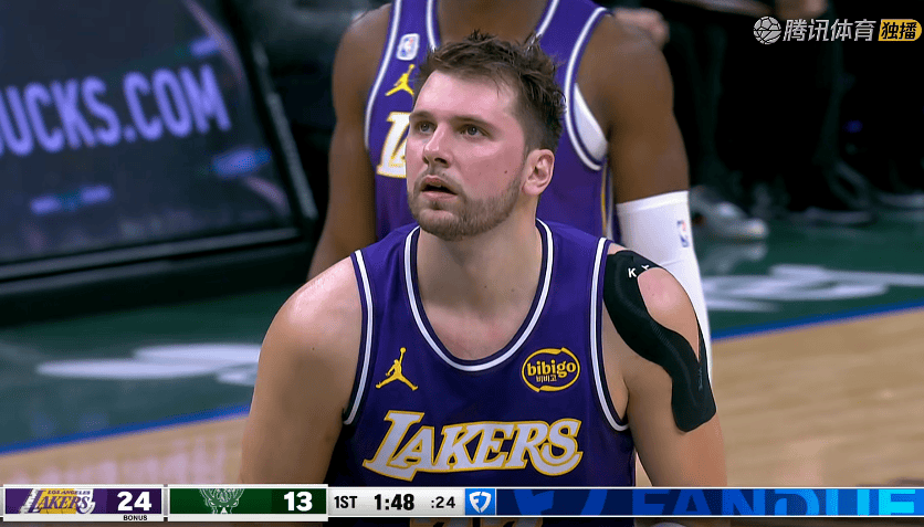 湖人大胜！东契奇41+9+6，赛后裁判阻止范德彪拿走比赛用球，一旁东契奇一脸不解