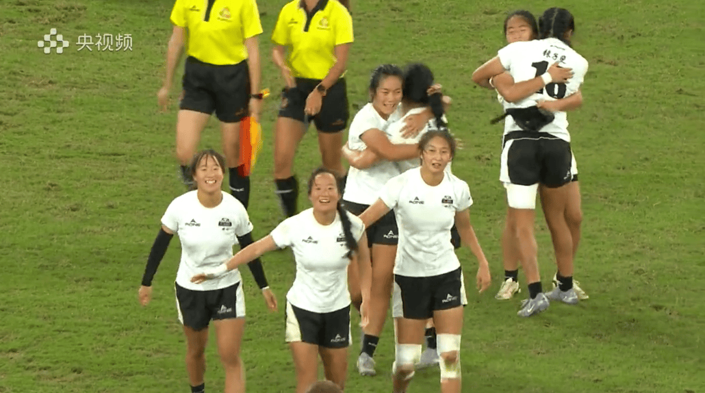 创造历史!眉山这群中学生代表四川,首获全运会女子七人制橄榄球铜牌