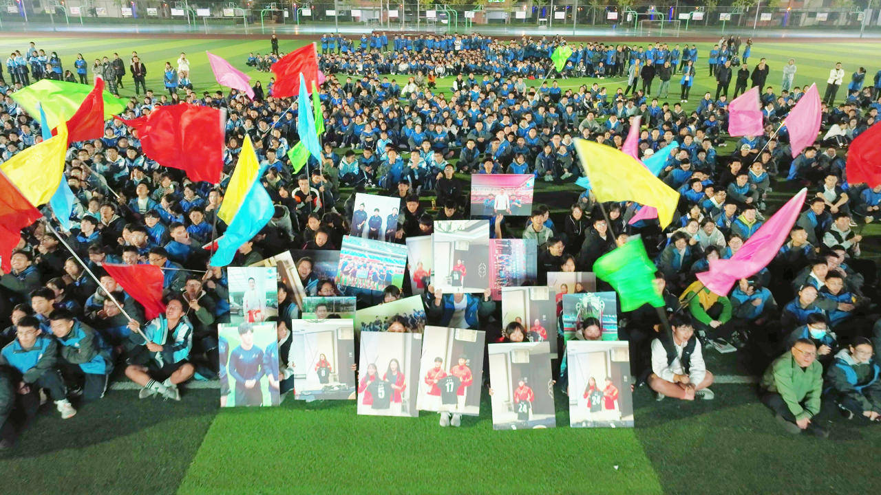 创造历史!眉山这群中学生代表四川,首获全运会女子七人制橄榄球铜牌