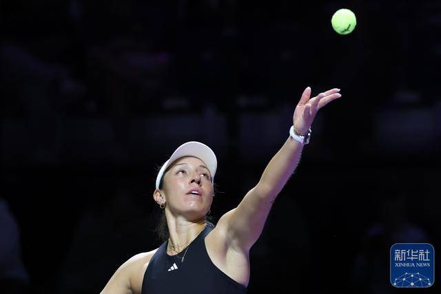 网球丨WTA年终总决赛：萨巴伦卡胜佩古拉