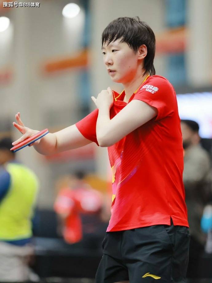 感动!邱贻可印度比赛给孙颖莎煮泡面,莎莎吃得津津有味邱导喝碗清汤