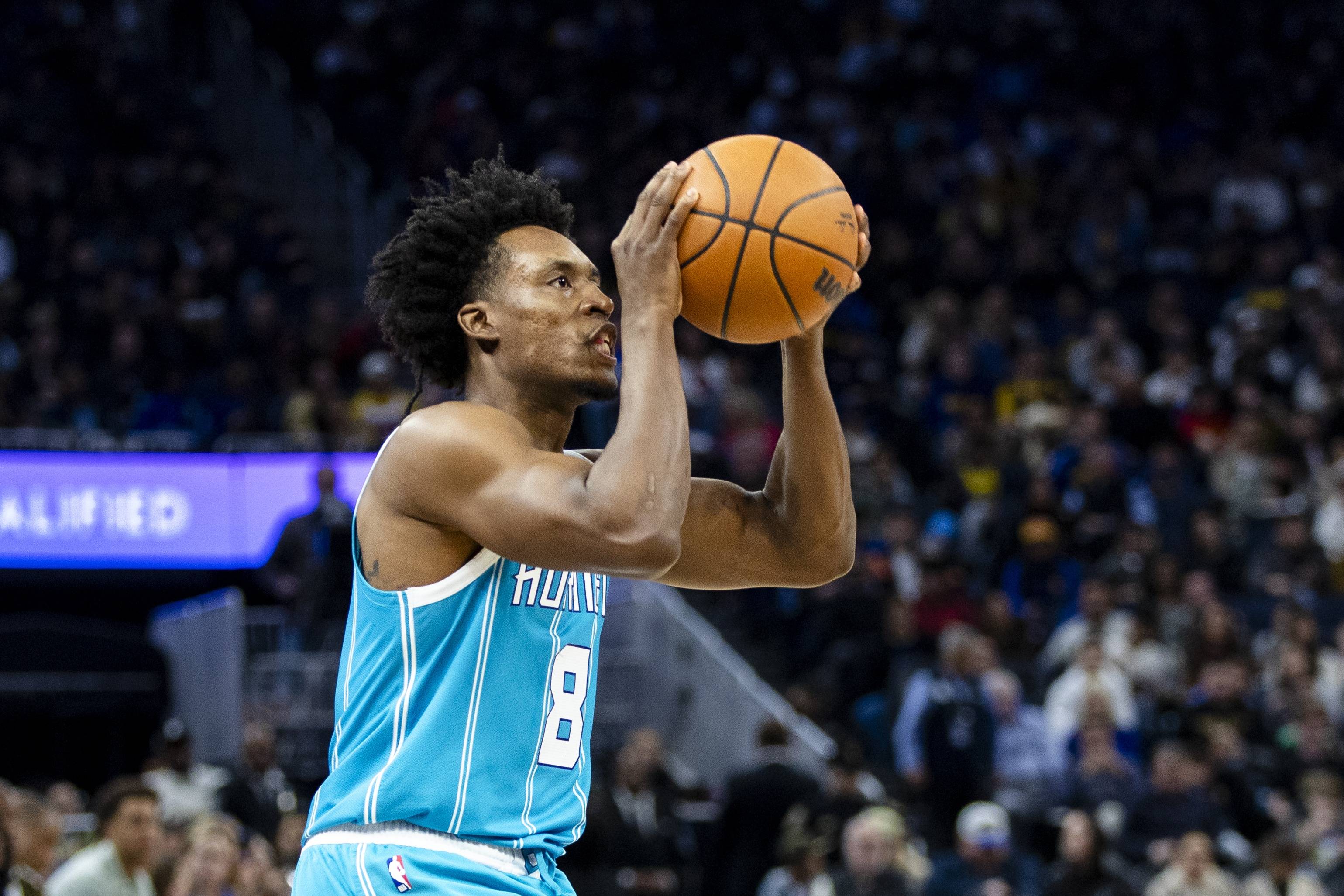 多队想交易祖巴茨，快船要价较高，快船应该交易补强哪些球员？